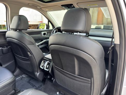 Used 2022 Kia Sorento SX AWD/4WD image 33