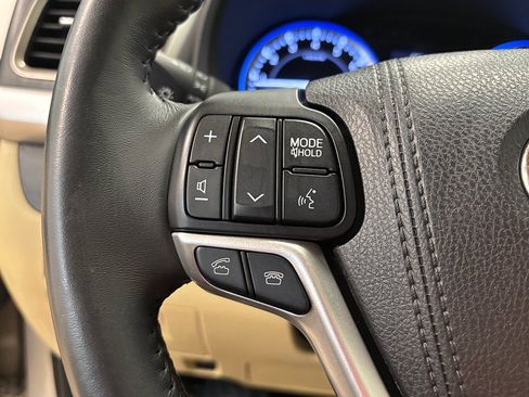 Used 2016 Toyota Highlander XLE AWD/4WD image 33