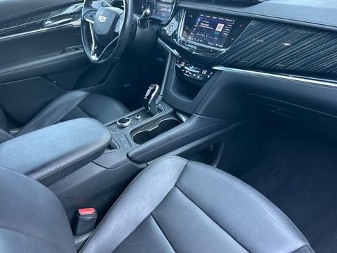 Certified 2024 Cadillac XT6 Premium Luxury image 17