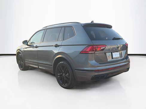 Used 2022 Volkswagen Tiguan SE R-Line FWD image 5