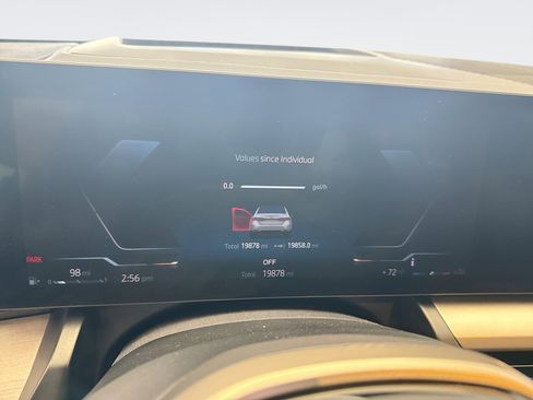Used 2025 BMW 530i xDrive w/ Executive Package AWD/4WD image 9