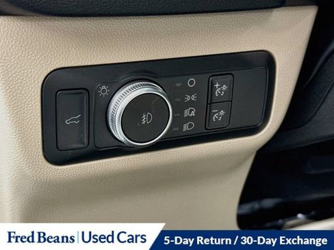 Used 2020 Ford Escape Titanium w/ Titanium Premium Package 2.0 AWD/4WD image 15