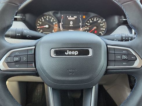 Used 2022 Jeep Compass Latitude image 11