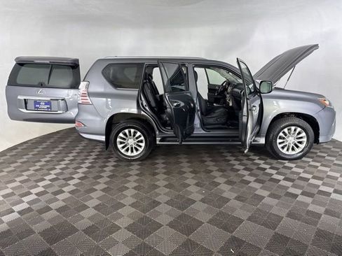 Used 2015 Lexus GX 460 w/ Premium Package AWD/4WD image 14