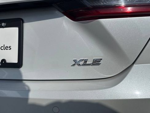 Used 2025 Toyota Camry XLE w/ Premium Plus Package FWD image 9