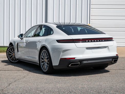 New 2025 Porsche Panamera image 3