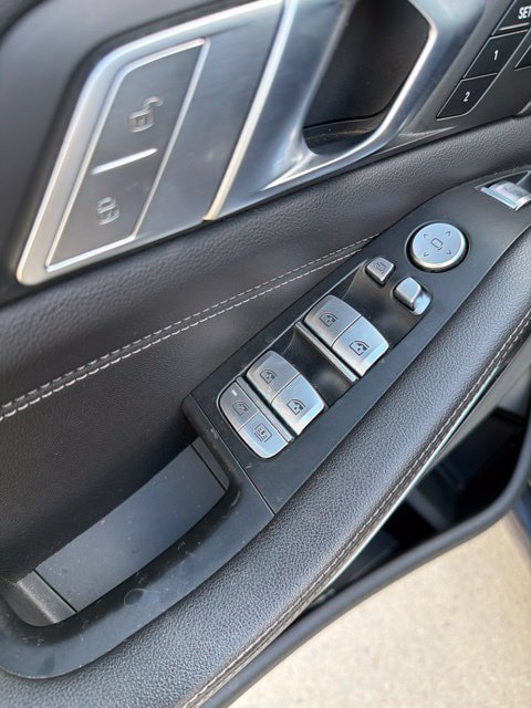 Used 2021 BMW X7 xDrive40i w/ Premium Package AWD/4WD image 12