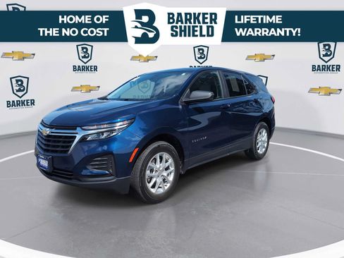Used 2022 Chevrolet Equinox LS w/ LS Convenience Package AWD/4WD image 4