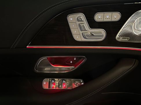 New 2026 Mercedes-Benz GLS 580 4MATIC image 10