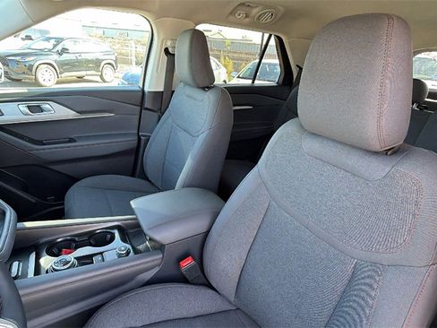 Used 2025 Ford Explorer Active image 19