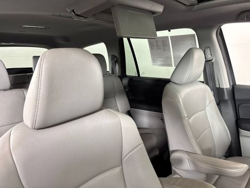 Certified 2022 Honda Pilot Touring image 8