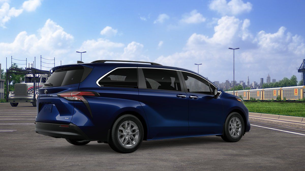 New 2026 Toyota Sienna XLE AWD/4WD image 10
