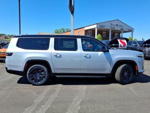 New 2026 Jeep Grand Wagoneer L 4WD image 2