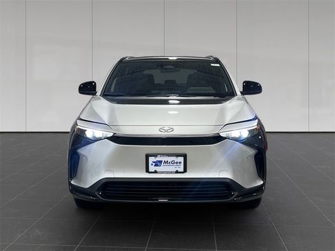 Used 2025 Toyota bZ4X AWD w/ Weather Package image 8