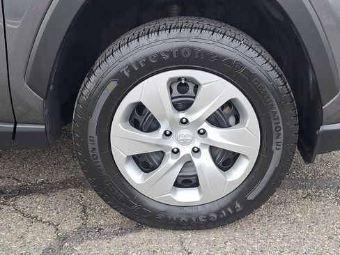 Used 2021 Toyota RAV4 LE image 8