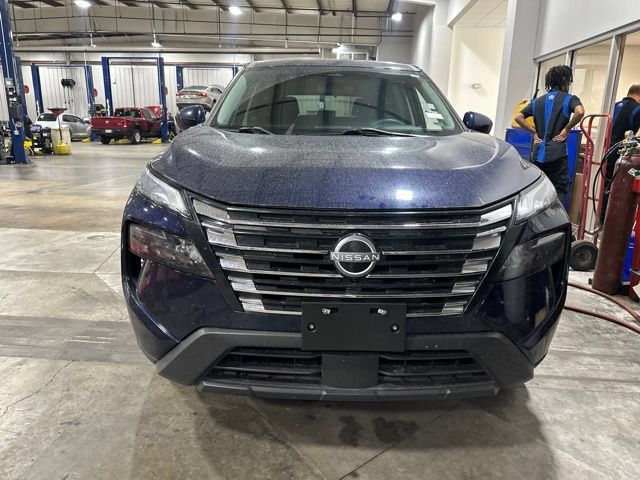 Used 2024 Nissan Rogue SV AWD/4WD image 18