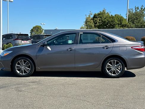 Used 2016 Toyota Camry LE FWD image 9