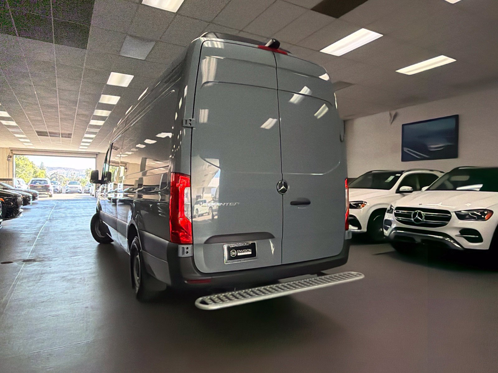 Used 2024 Mercedes-Benz Sprinter 2500 image 7