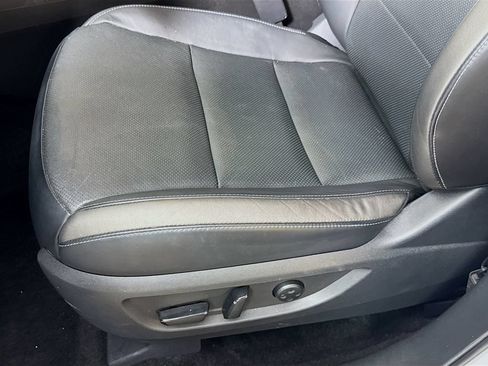 Certified 2023 INFINITI QX50 Luxe FWD image 25