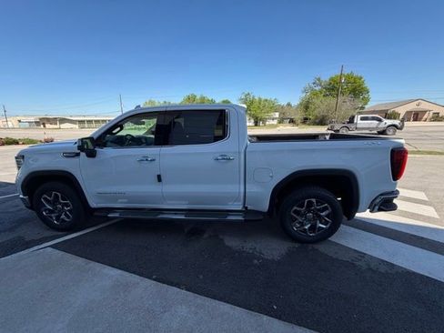 New 2026 GMC Sierra 1500 SLT AWD/4WD image 9