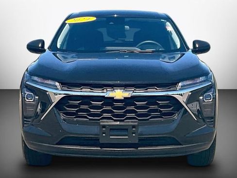 Used 2024 Chevrolet Trax LS FWD image 3