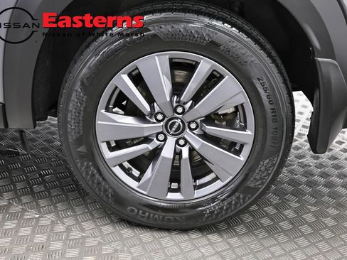 Used 2023 Nissan Pathfinder S AWD/4WD image 32