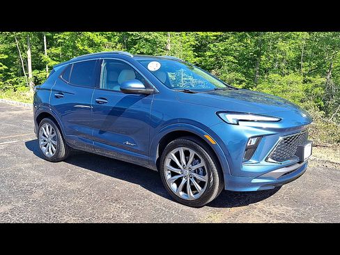 Used 2024 Buick Encore GX Avenir w/ Avenir Convenience Package AWD/4WD image 2