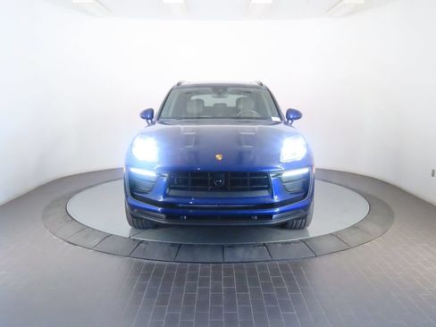 Certified 2024 Porsche Macan AWD/4WD image 10