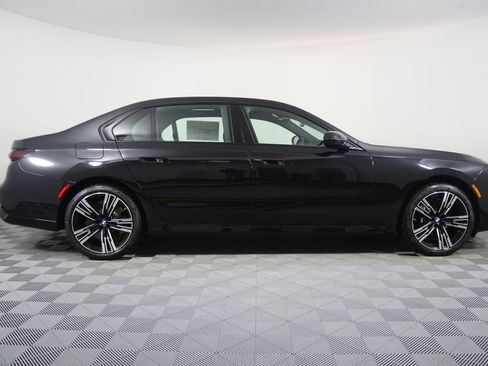 New 2026 BMW 760i xDrive w/ Executive Package image 2