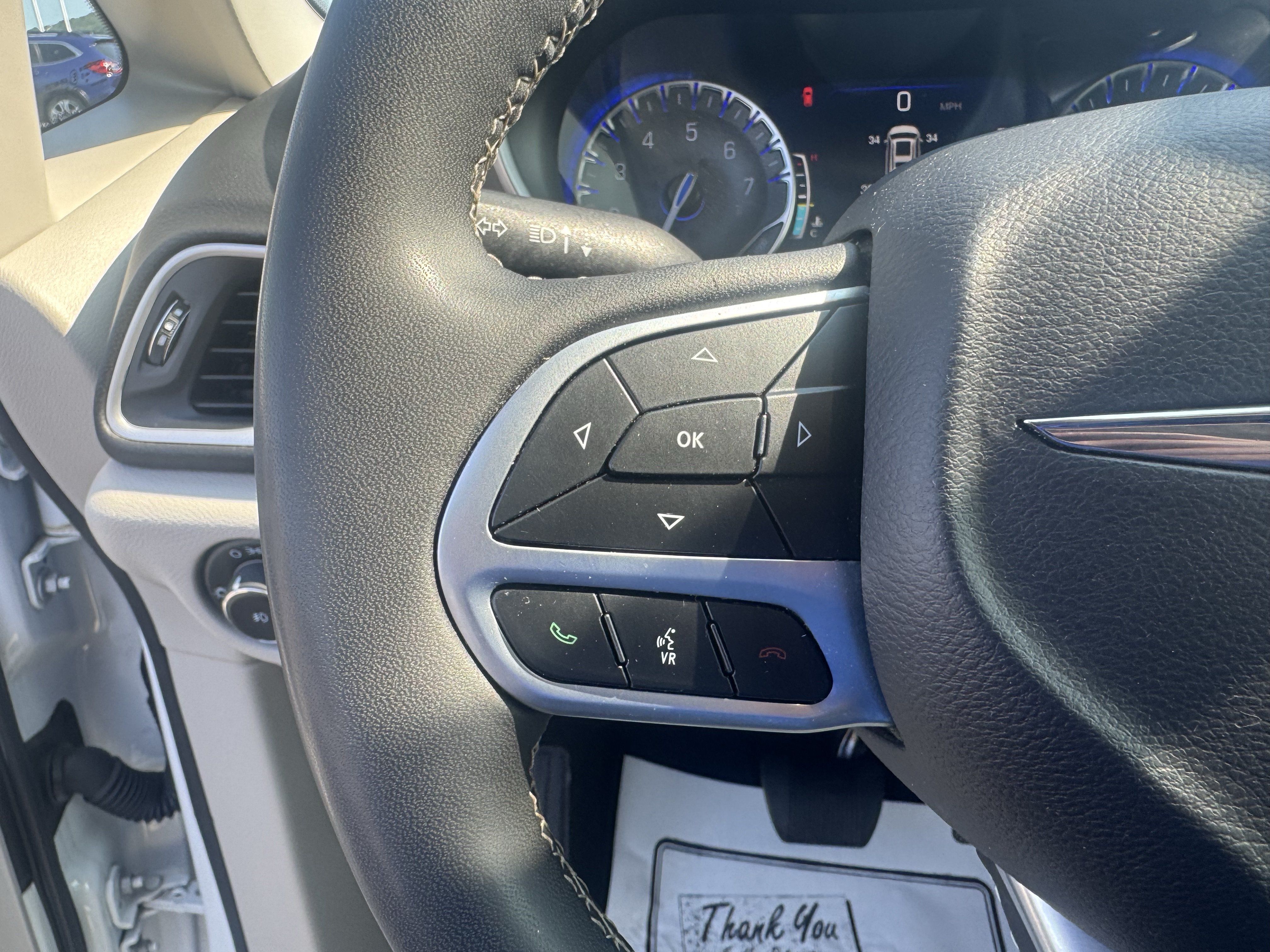 Used 2024 Chrysler Pacifica Touring-L FWD image 19