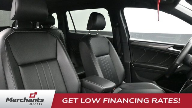 Used 2024 Volkswagen Tiguan SE R-Line AWD/4WD image 17