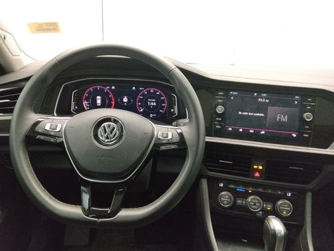 Used 2020 Volkswagen Jetta SEL Premium FWD image 22