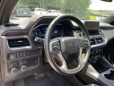 Used 2023 Chevrolet Tahoe Z71 w/ Luxury Package AWD/4WD image 8