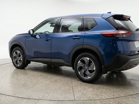 Used 2025 Nissan Rogue SV image 6
