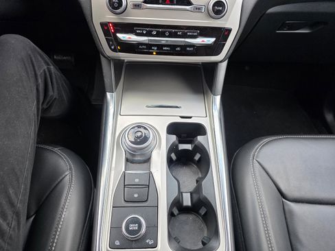 Certified 2022 Ford Explorer XLT w/ Equipment Group 202A image 14