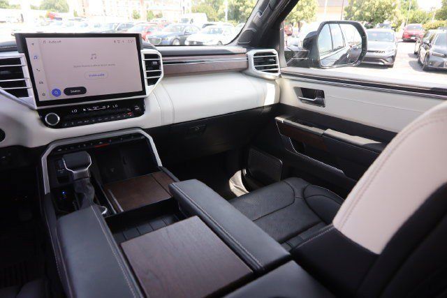 Used 2025 Toyota Sequoia Capstone AWD/4WD image 11