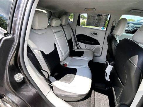 Used 2018 Jeep Compass Limited w/ Trailer Tow Group AWD/4WD image 27
