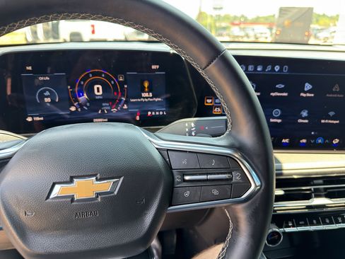 Used 2026 Chevrolet Traverse LT FWD image 28