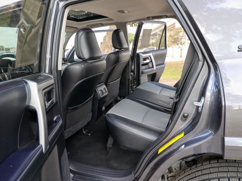 Used 2022 Toyota 4Runner SR5 Premium w/ Moonroof Package RWD image 36