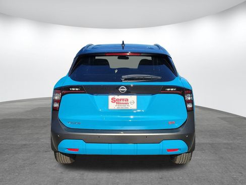 New 2025 Nissan Kicks SR w/ SR Premium Package FWD image 6