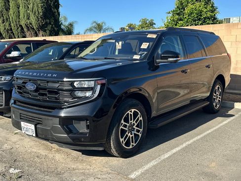 Used 2025 Ford Expedition Max Active AWD/4WD image 2