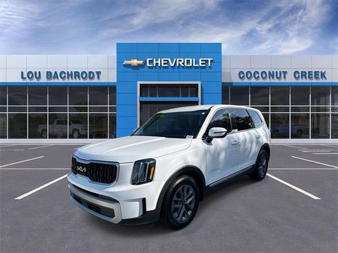 Used 2023 Kia Telluride LX image 4