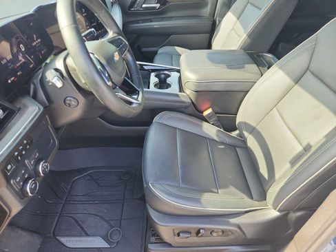 Used 2025 Chevrolet Tahoe Premier AWD/4WD image 10