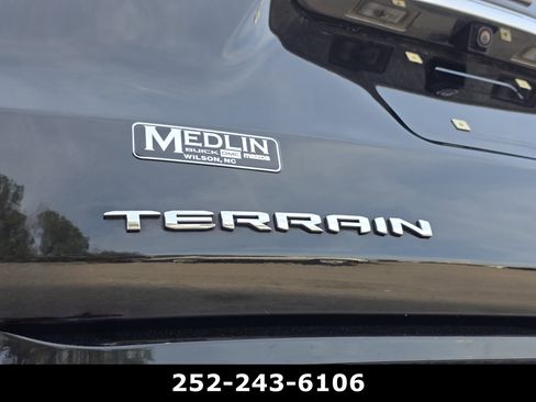 Used 2023 GMC Terrain SLT image 40