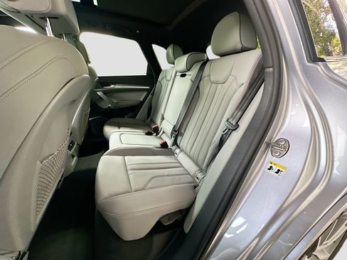Used 2025 Audi Q5 2.0T Premium w/ Convenience Plus Package image 24