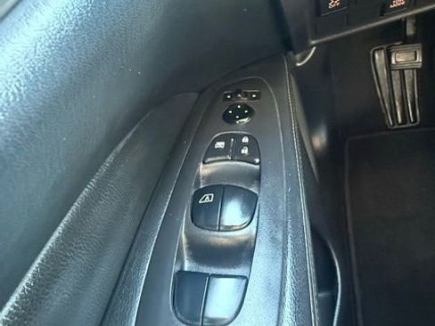 Used 2020 Nissan Pathfinder S image 18