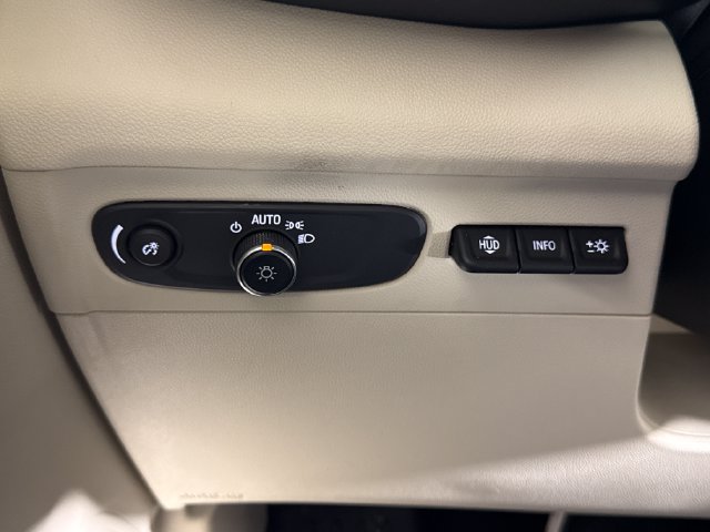 Used 2023 Buick Envision Avenir AWD/4WD image 39