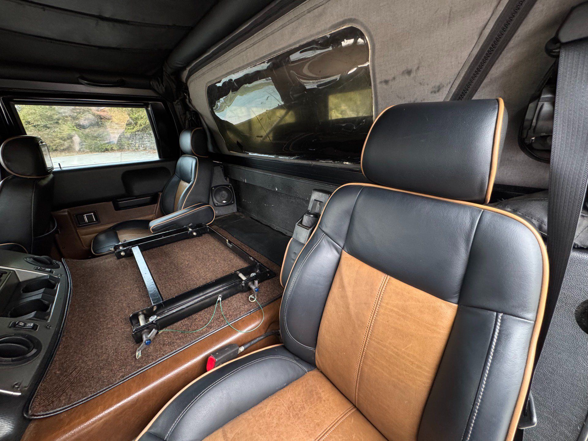 Used 2004 HUMMER H1 4-Door Open Top AWD/4WD image 42