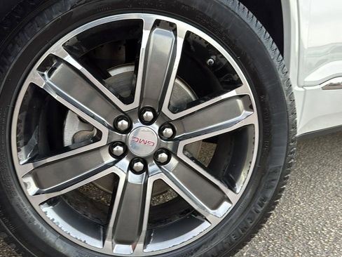 Used 2019 GMC Acadia Denali w/ Technology Package image 9