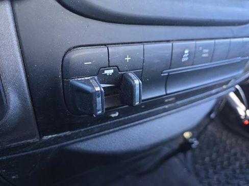 Used 2013 RAM 1500 Express image 22